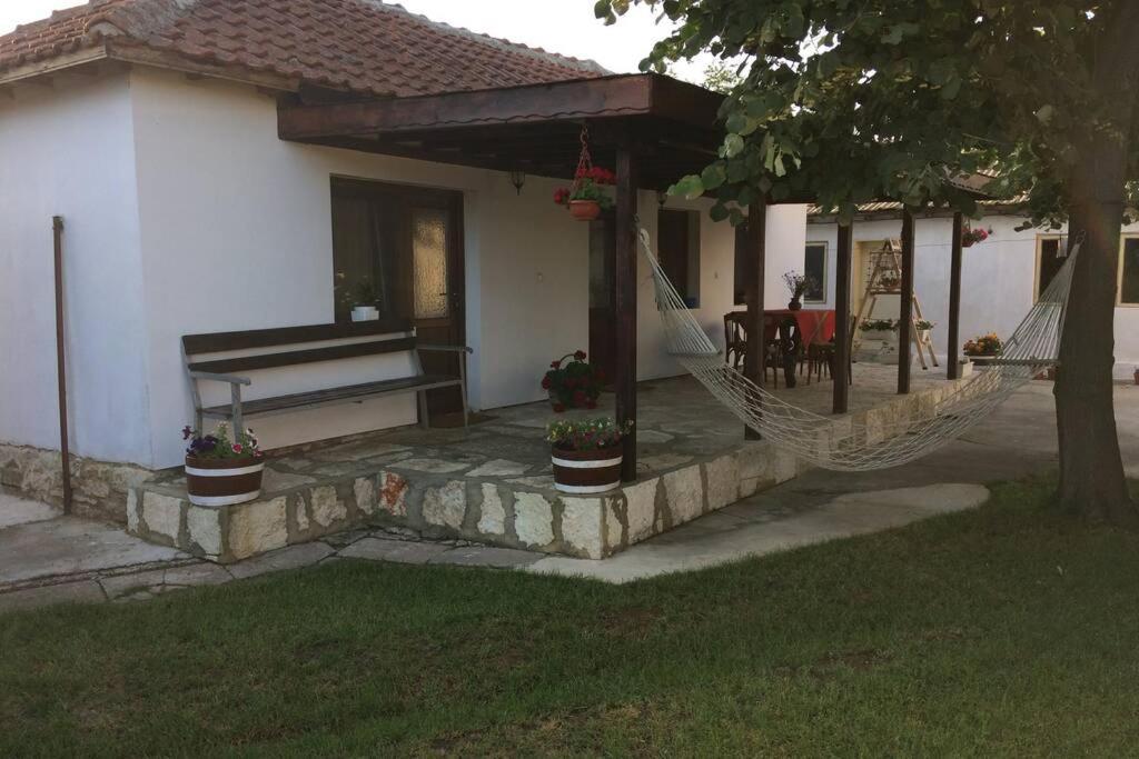 Guest House Kostadinovi Bŭlgarevo Exteriör bild